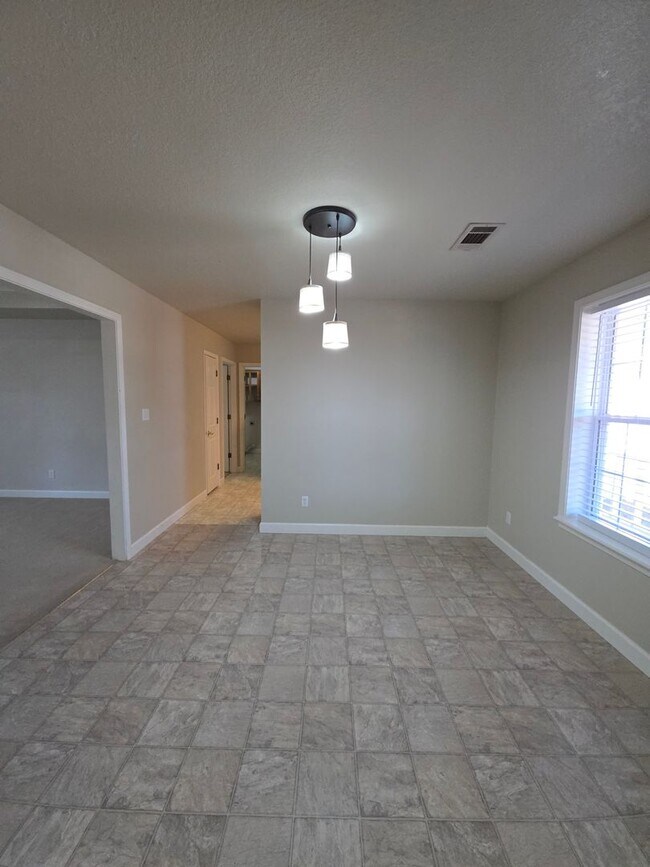 Foto del edificio - 2102 S Greenwich Ave