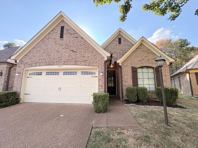 Foto del edificio - 1457 Lagrange Crest Rd