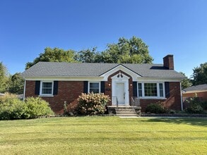 Building Photo - 1129 Meridian Dr