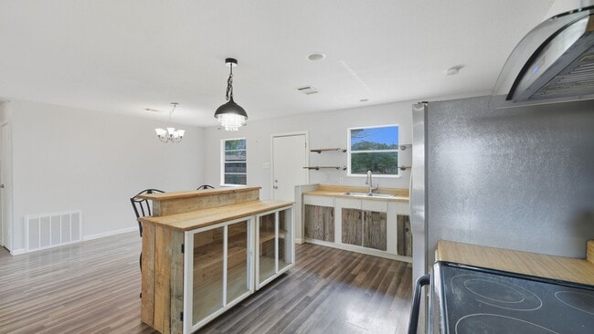 Foto del edificio - 200 Valley Acres Dr