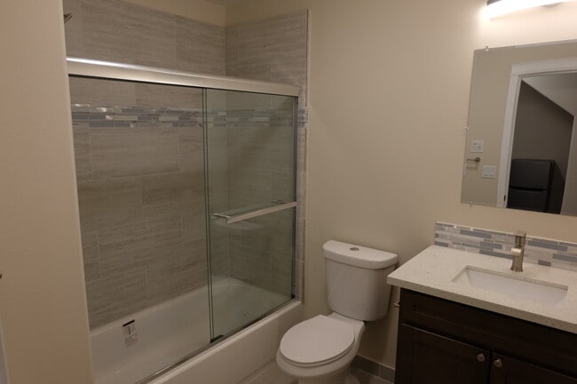 Foto del edificio - 5883 NE Failing St