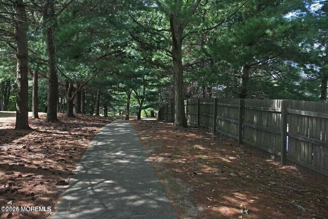 Foto del edificio - 83 Bradford Ct