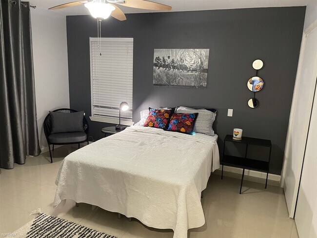 Foto del edificio - 2 br, 2 bath Duplex - 6220 Northwest King ...