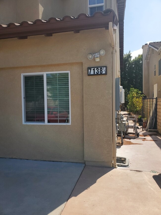 Building Photo - 7138 Sale Ave