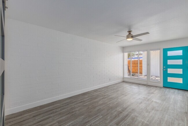 Building Photo - 10440 N 11th Ave