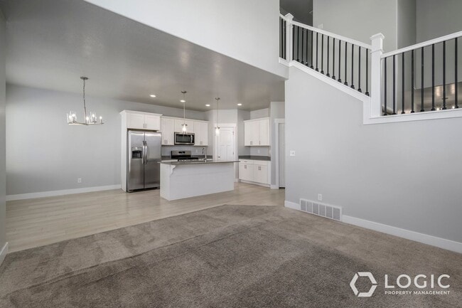 Building Photo - Beautiful Townhome for Rent!