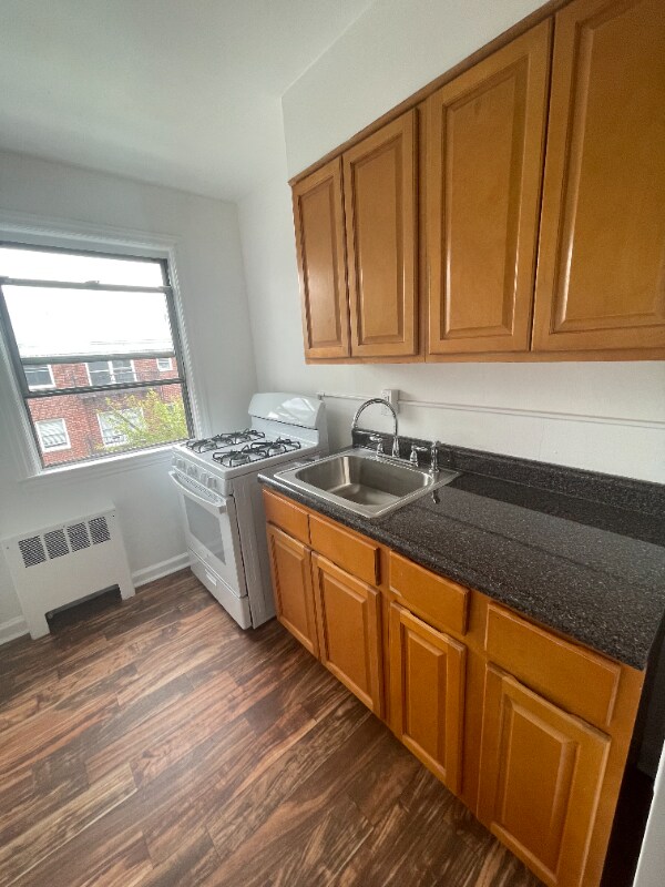 24 Summer St Unit C13, Passaic, NJ 07055 Room for Rent in Passaic, NJ