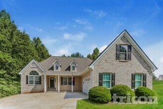 Building Photo - 331 Crestridge Ln