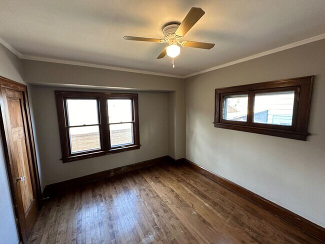 Building Photo - 2855 N 46th St. (Duplex)