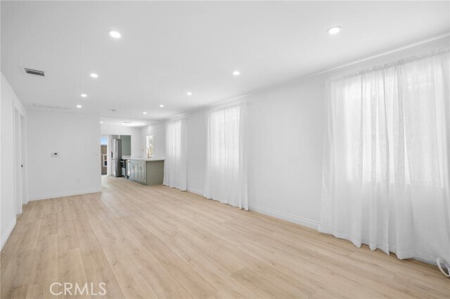 Foto del edificio - 10607 Whitegate Ave
