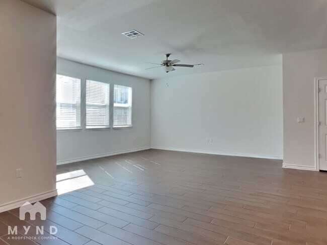 Foto del edificio - 2909 Salvidar Bend