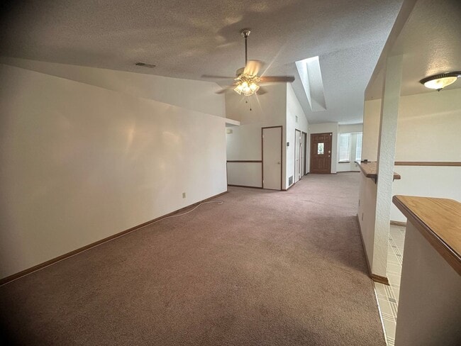 Building Photo - 3094 Bangor Ave N