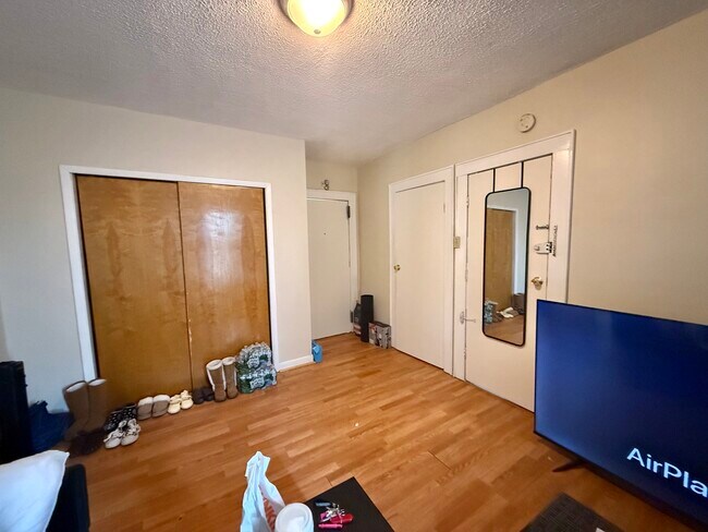 Foto del edificio - 167 Davis Ave
