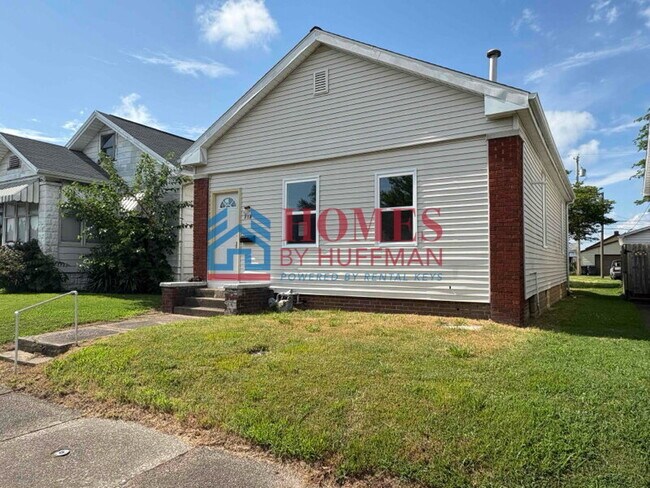 Building Photo - Two Bedroom House | Move In Ready