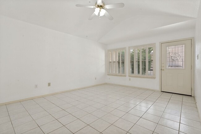 Building Photo - 2-BEDROOM, 2.5-BATHROOM + FLEX SPACE DUPLEX/CONDOMINIUM IN TERRELL HEIGHTS