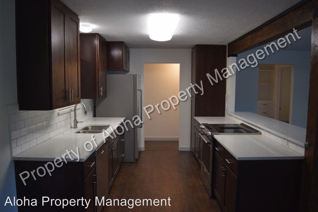 Building Photo - 719 E Lenz St