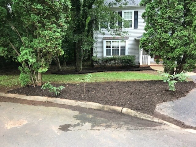 Building Photo - 3104 Mollifield Ln