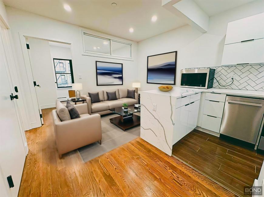 Foto principal - 2 bedroom in NEW YORK NY 10009