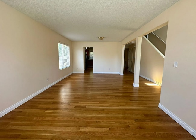 Building Photo - Spacious 4-Bedroom Home in Desirable Cedar...