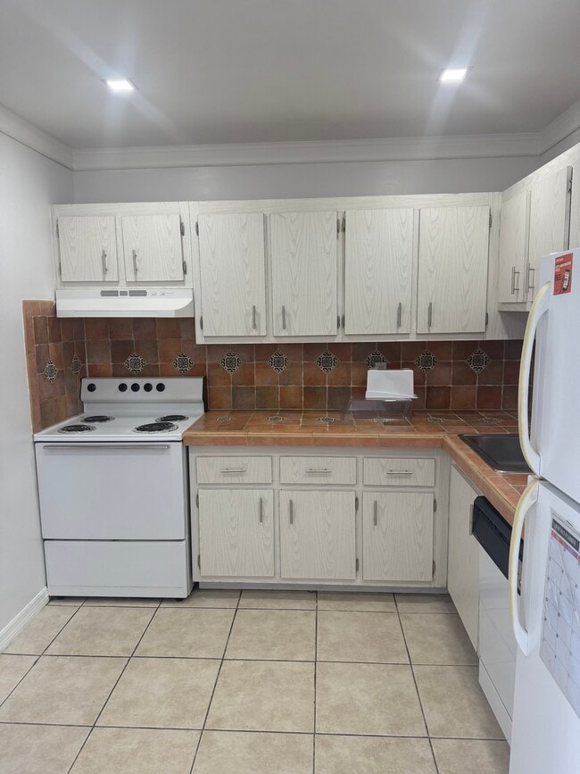 Building Photo - 7701 Camino Real