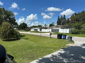 Building Photo - 3422 NW 26th Ave