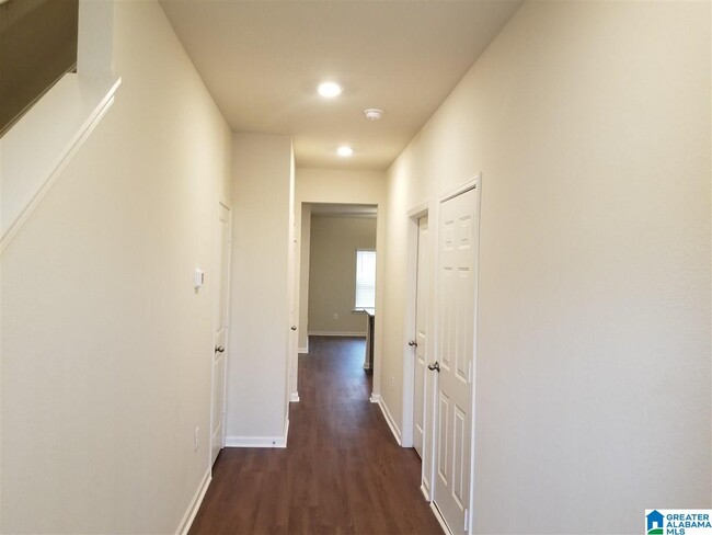 Building Photo - 6310 Rainbow Row