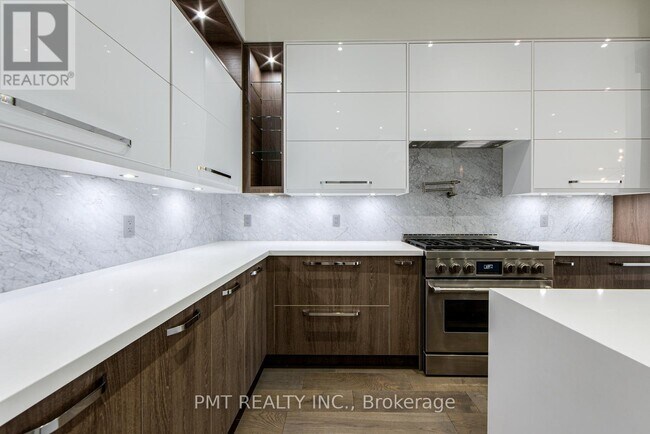 Building Photo - 435 Valermo Dr