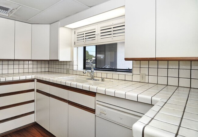 Foto del edificio - Centrally located in the heart of Orange