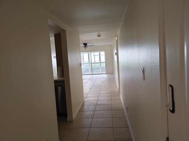 Foto del edificio - 801 SE Central Pkwy