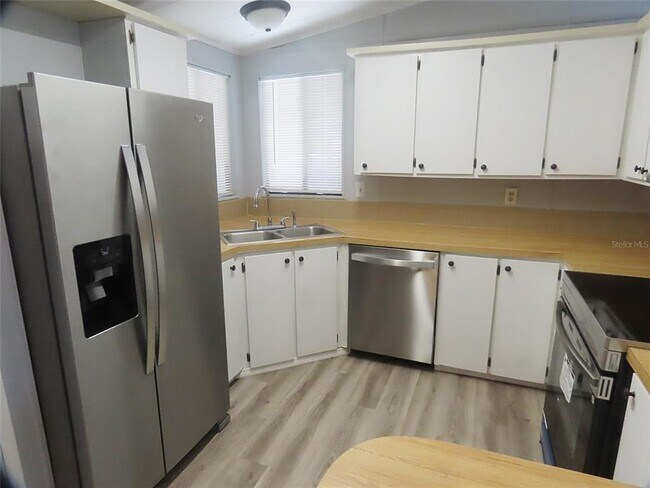 Foto del edificio - 1077 Quail Dr