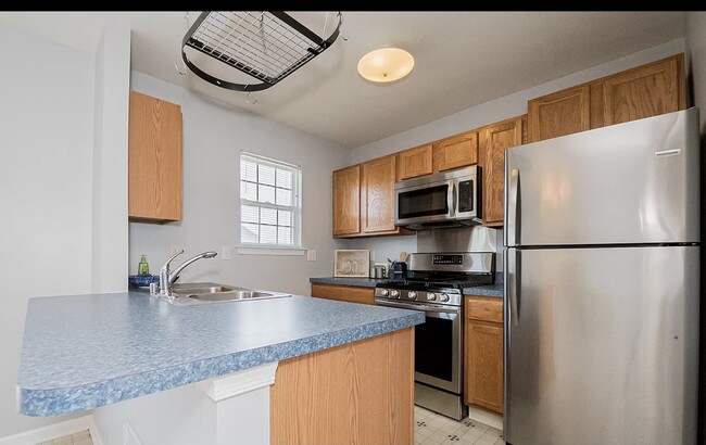 Building Photo - 726 Marian Dr