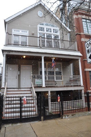 Building Photo - 1933 N Sedgwick St