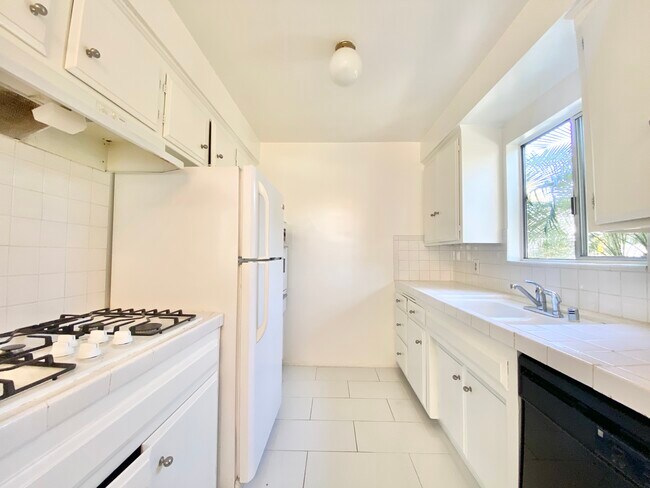 Foto del edificio - 8206 Romaine St