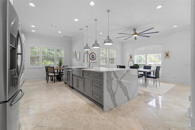 Foto del edificio - 4802 W Beachway Dr