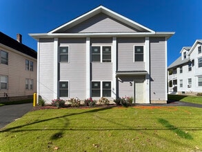 Building Photo - 775 Main St