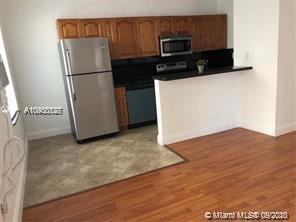 Foto del edificio - 7920 Harding Ave