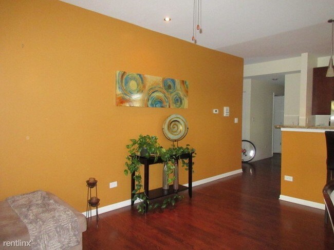 Foto del edificio - 3843 S Langley Ave