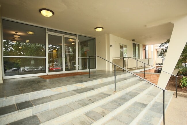 Foto del edificio - 1800 Jefferson Park Ave