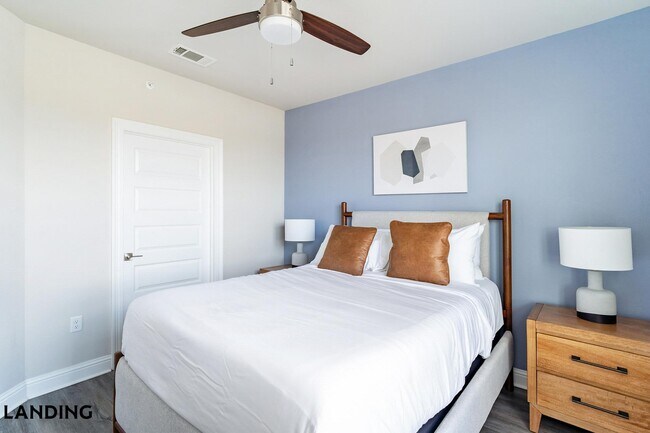 Building Photo - 1499 Central Park Blvd