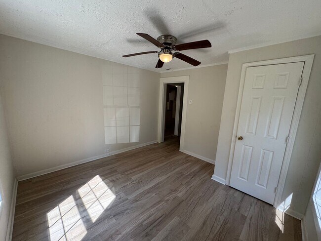 Foto del edificio - Renovated 3/1 House in North Rome- $1,295