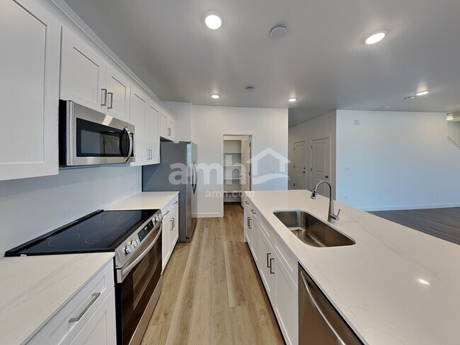Foto del edificio - 9742 W Luxton Ln