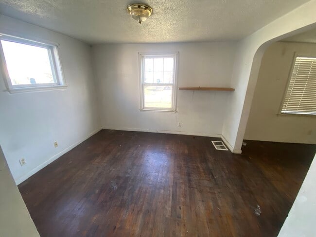 Building Photo - 2429 Bretton Pl