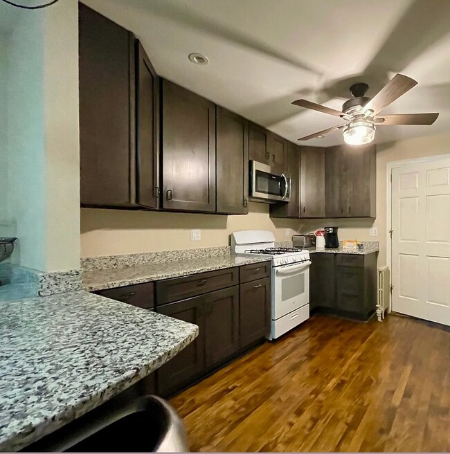 Building Photo - 2545 W Logan Blvd