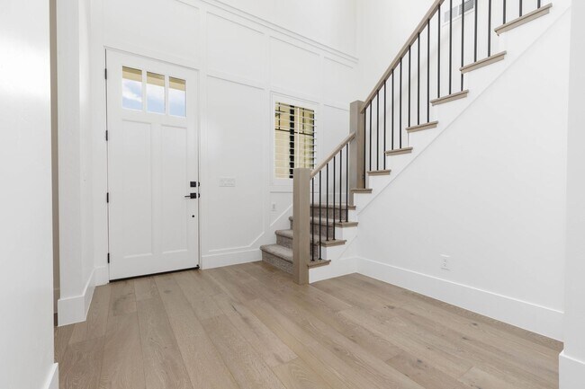 Building Photo - Beautiful 5 bed | 4 Bath | 3 Car Garage