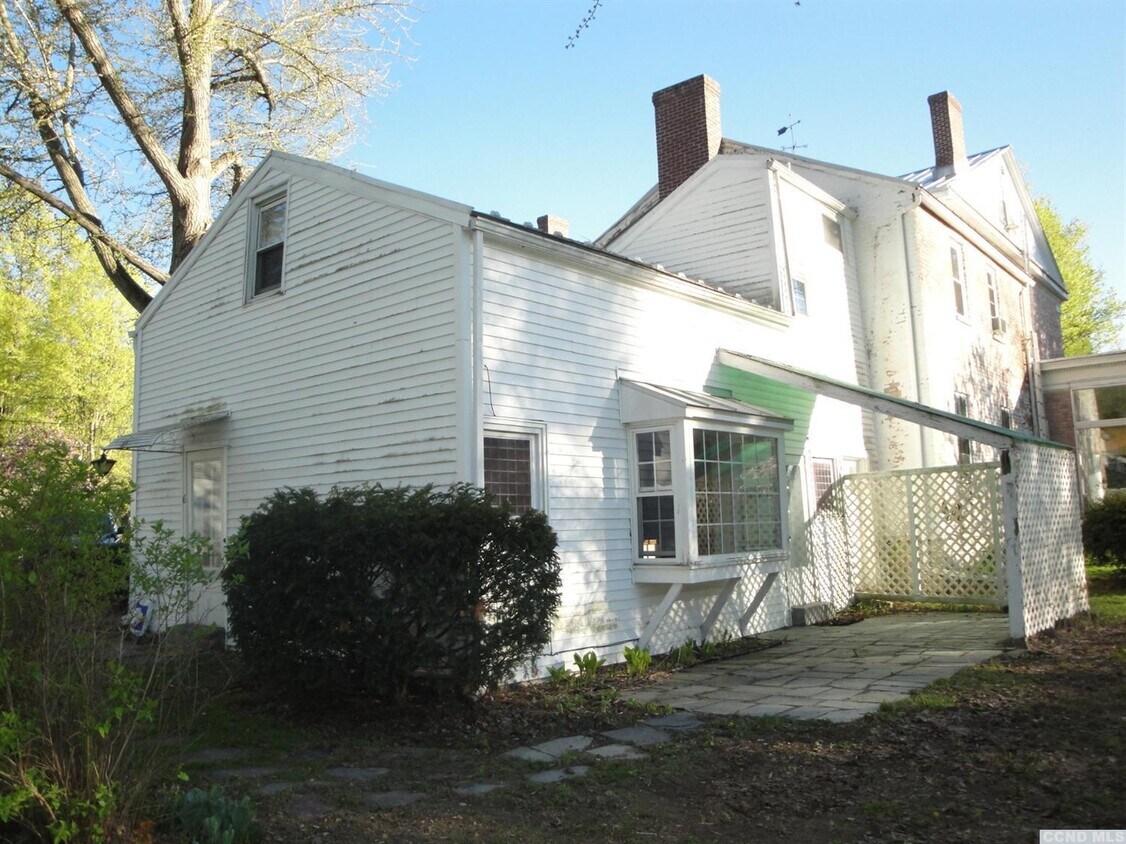 549 NY23B, Claverack, NY 12513 Room for Rent in Claverack, NY