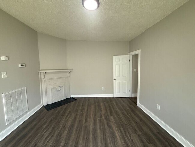 Foto del edificio - FOR RENT - Renovated Duplex in Gallatin - Half Off 1st Month Move in Special!