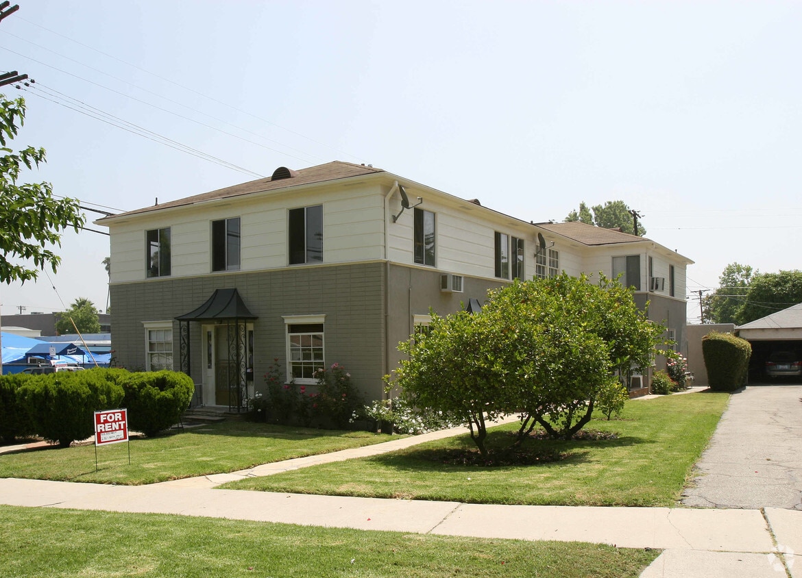 Building Photo - 4220 Ventura Canyon Ave