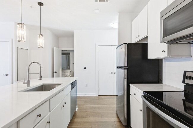 Building Photo - 1900 Barton Springs Rd