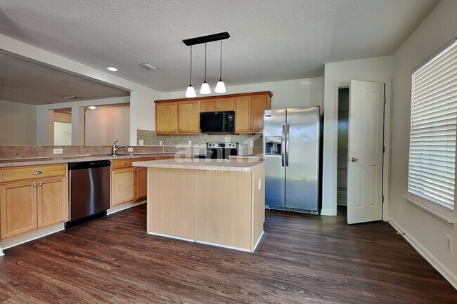Foto del edificio - 76251 Long Pond Loop