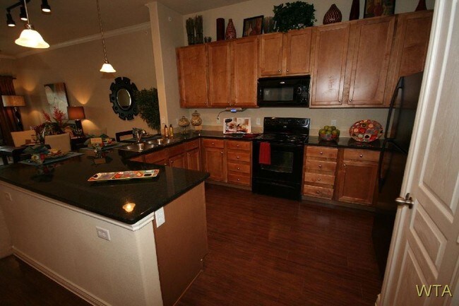 Building Photo - 2 bedroom in Austin TX 78738